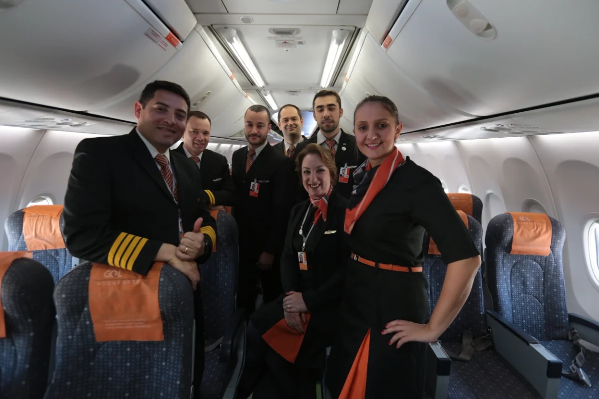 Cabine de aeronave comercial utilizada no treinamento e avaliação teórica de comissários de bordo